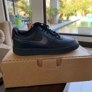 Black Court Vision Low Sneakers